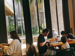 -亚龙湾希尔顿自助餐厅·海鲜·烧烤·沙滩BBQ·现场乐队