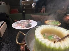 -得意咚瓜·顺德鱼生·冬瓜火锅(深圳首店)
