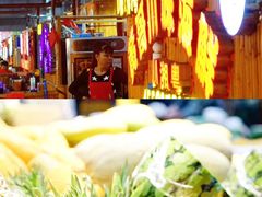 -三亚火车头万人海鲜广场