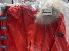 -福奈特洗衣洗鞋(宝华广场店)