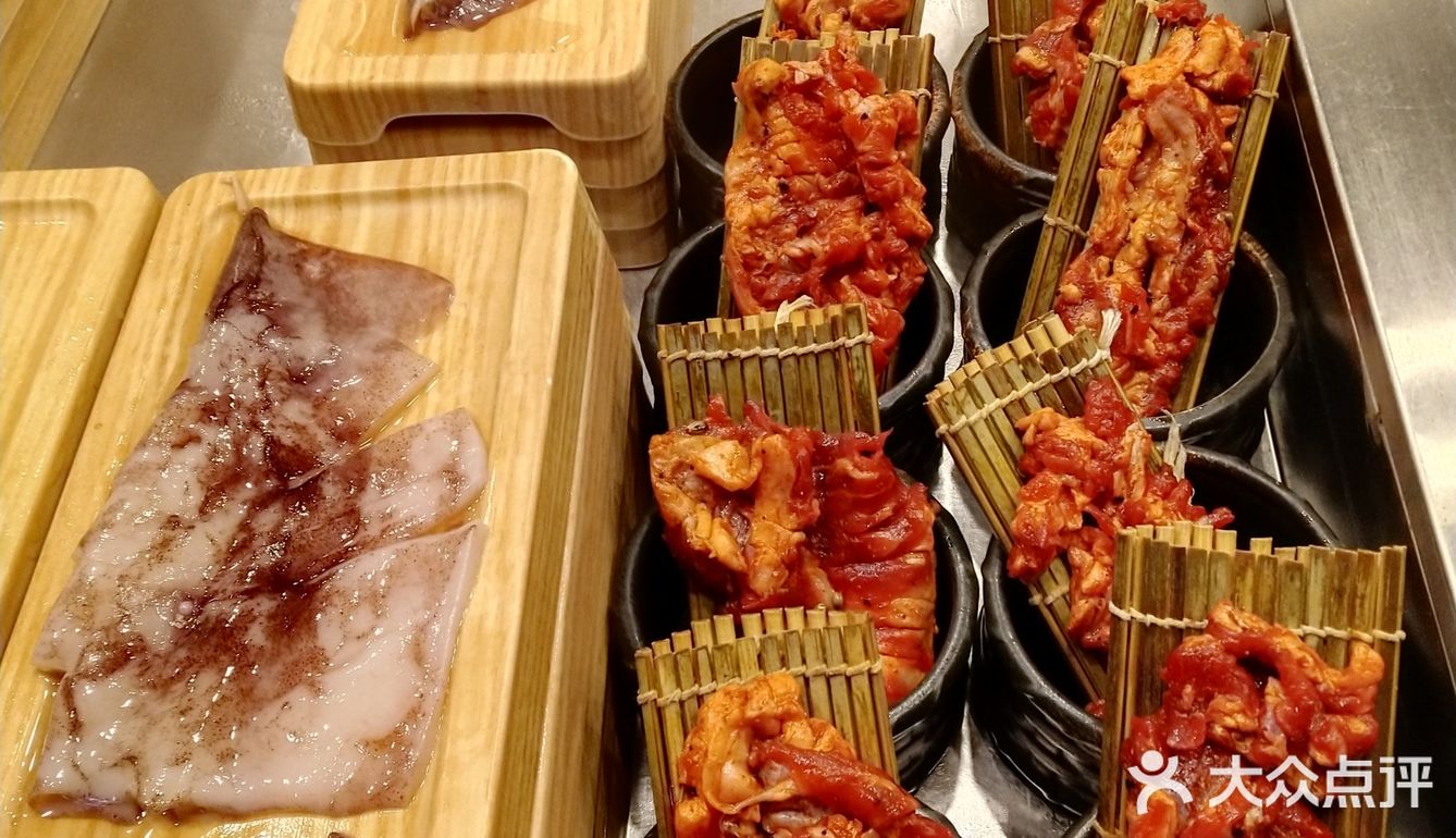 挑了这家烤肉自助,吃肉肉过过瘾运气不错