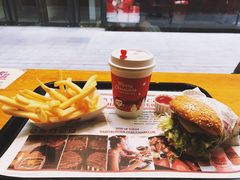 -The Habit Burger Grill 哈比特汉堡(复兴soho店)