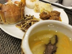 -怡豪大饭店·银顶旋转餐厅