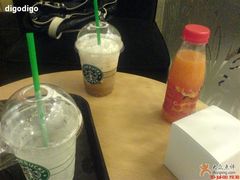 星冰乐-星巴克臻选(上海中环广场2F店)