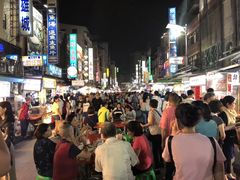 -六合夜市