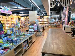 -新华书店(泉城路店)