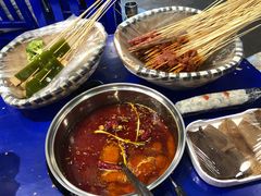 -马路边边串串香(苗栗路店)