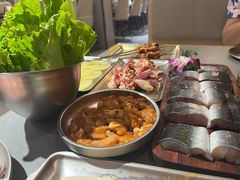 -围炉肉舍•炭烤活鳗•丹东海鲜烤肉(步行街店)