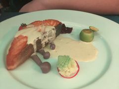 香煎三文鱼配奶油口蘑汁-马克西姆餐厅(崇文门店)