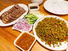 酸豆角炒肉沫-姥姥家春饼店(惠新东街店)