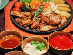 菠萝烤黑猪肉-Fuzzy Bistro 浮几韩餐·茶酒馆