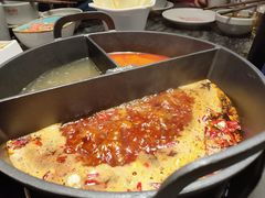 牛油番茄菌汤三锅-热火朝天鲜切牛肉火锅(南强街巷店)