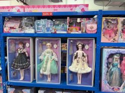 -逝水玩具折扣店