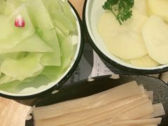 -洪氏嗨捞·猪肚鸡火锅(阳光天地店)