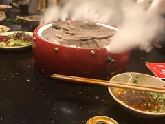 -茅草房·河畔园林火锅