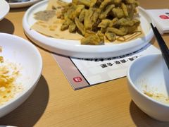 -关东小磨东北菜(上海长风大悦城店)
