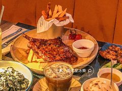 -Common Table · Brunch & Coffee