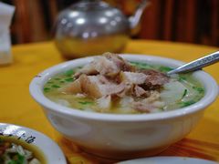 萝卜炖肘子-荣生萝卜汤饭店