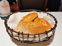 餐前包-Wolfgang’s Steakhouse 沃夫冈牛排馆(上海白玉兰广场店)