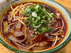-拈签一笑黄牛肉辣卤串串