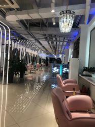 -BULB STUDIO 巴柏明星发型工作室