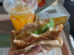-麦当劳(杨林得来速店)