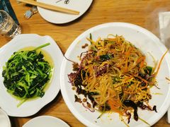 -山楂树融合菜餐厅