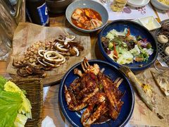 -草家酱蟹炭火烤肉店(珲春南路一店)