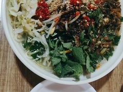 -啊墨江牛烂烀米线