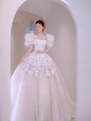 -洋洋婚纱品牌集合店