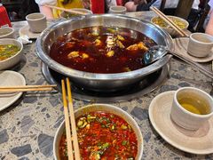 -肖肖酸萝卜鱼火锅(总店)