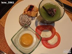 各色甜点-上海东方佘山翰悦阁酒店·Vie全日制餐厅