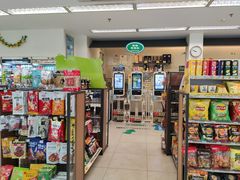 店内环境-全家便利店(康健路店)