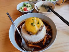 咖喱牛肉汉堡饭-红小满休闲餐厅(十全街店)