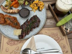 -Mark&Mars Restaurant