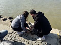 -多瑙河畔鞋履雕塑