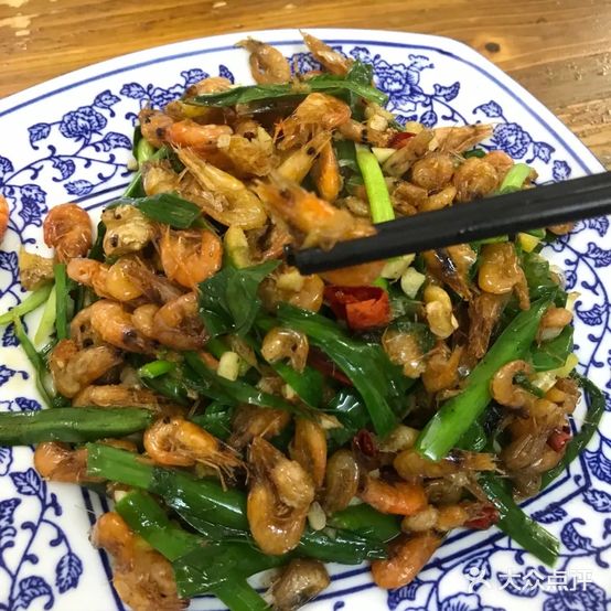 鹦鹉阳朔啤酒鱼家常菜馆