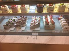 -花花卷卷·鲜食蛋糕(静安久光百货店)