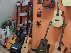 -八度音乐吉他教室(汉广店)