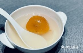 Golden Ear and Lily Stewed with Panzhihua Loquat