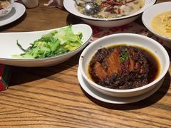-爱碗亭·鲜炒湖南菜(壹城中心店)