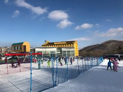 -亚布力新体委滑雪场