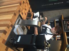 星巴克&nbsp;全黑围裙店(太古里店)-星巴克(成都太古里二店)