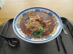 重庆小麵-田老师红烧肉老家肉饼(东单店)