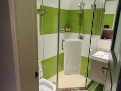 -泸州泸舍酒店(江阳区水井沟步行街店)