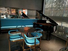 用餐区-凤凰湘语·湘粤鲜融(浦东旗舰店)