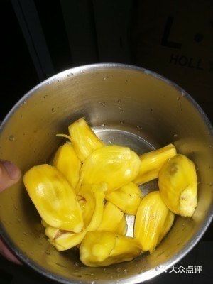 三天一家三口干了20斤的巨大无比的菠萝蜜，很甜啊