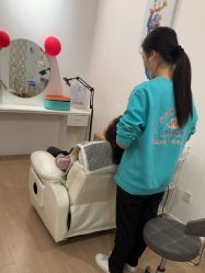-舒欣头疗·俏丝谧语 白发脱发专业护理 