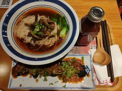 -霸蛮湖南菜·牛肉粉(荣京西街店)