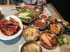 -草家酱蟹炭火烤肉店(珲春南路一店)